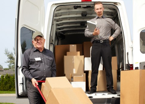 Removals van serving homes and offices in Bishopsgate