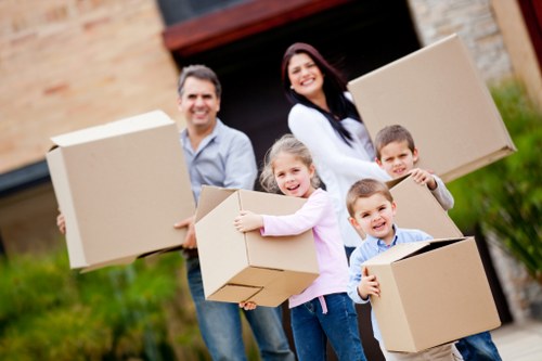 Bishopsgate moving van support for residential and commercial moves
